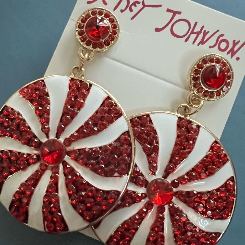 ♥️ Betsey Johnson Sparkling Red and White Crystal Swirl Earrings ♥️
